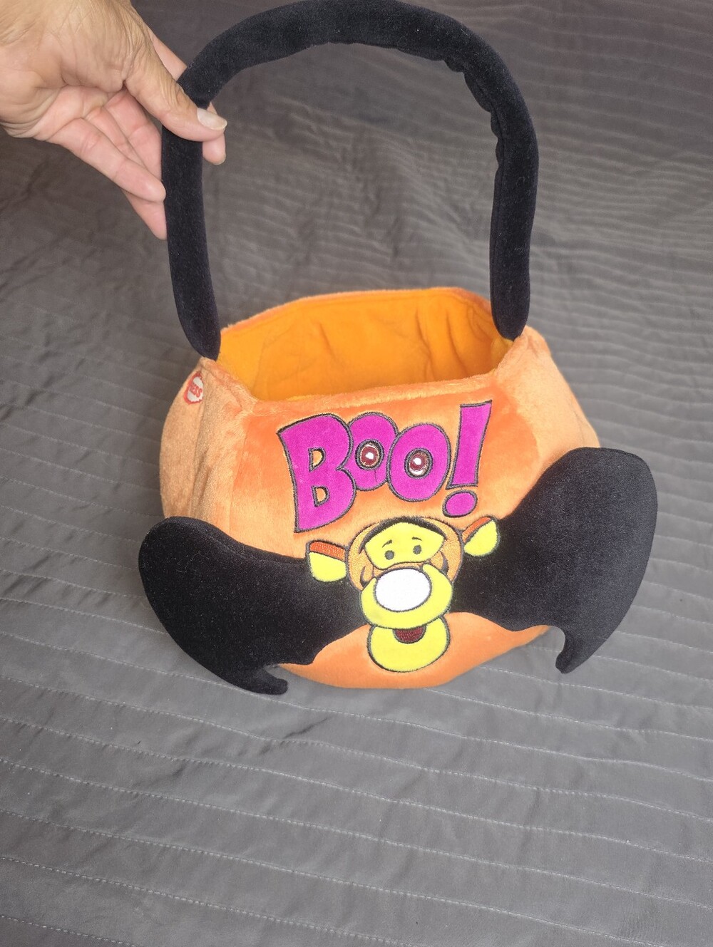 Disney Tigger Boo Halloween Light Up Plush Pumpkin Candy Bucket Bat Wings